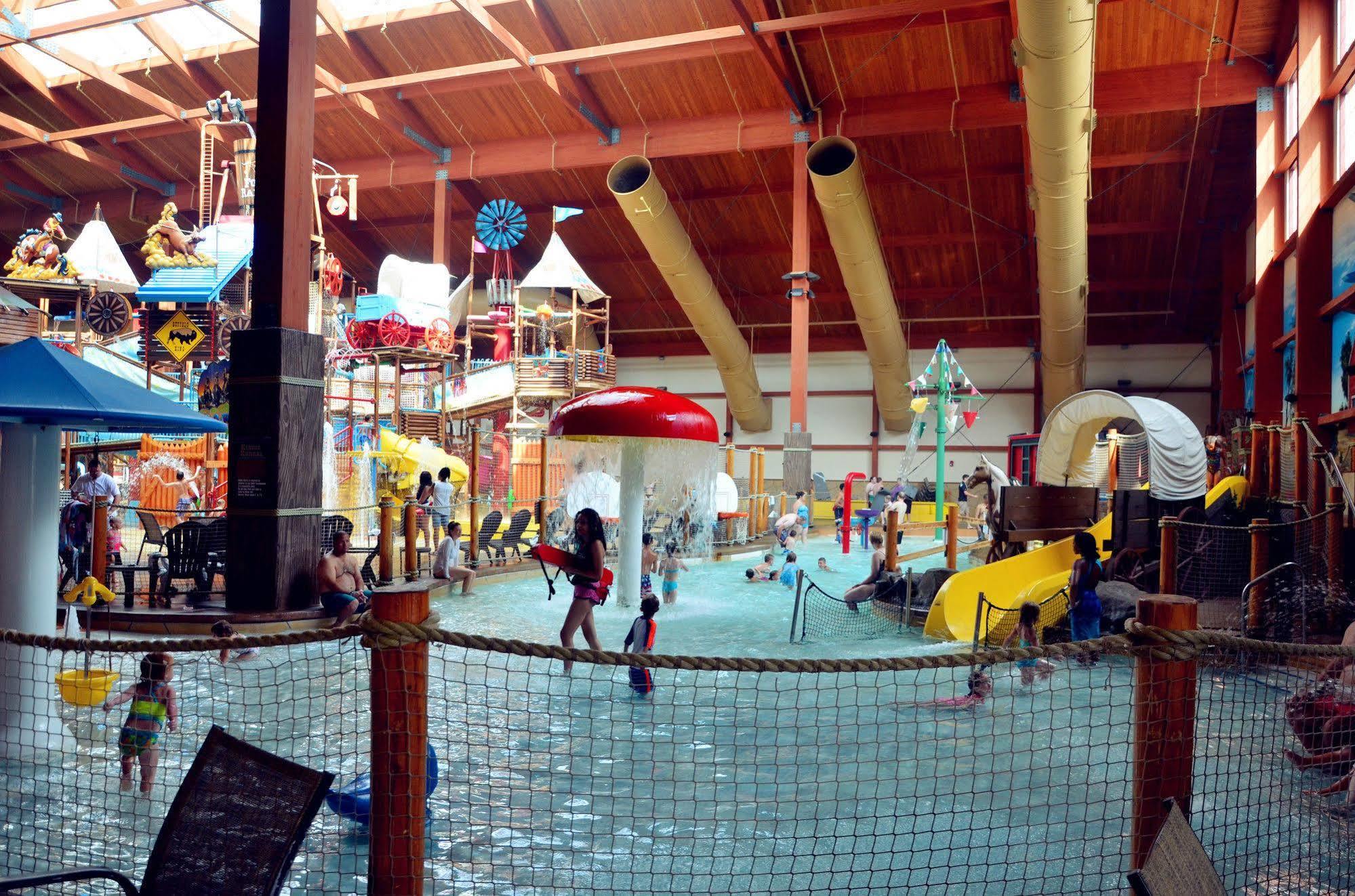 Fort Rapids Indoor Waterpark Resort Columbus Exterior foto